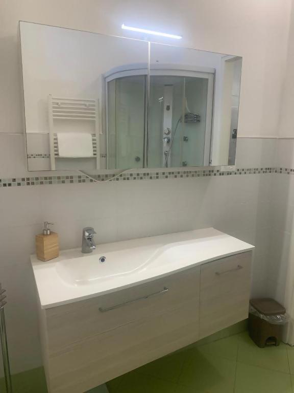 Odeon Apartment In Centro A Λιβόρνο Εξωτερικό φωτογραφία
